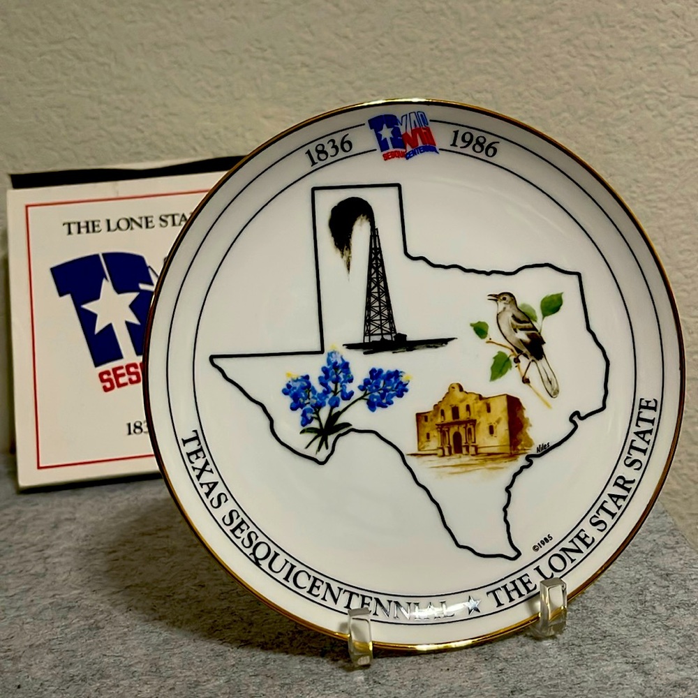 Texas Sesquicentennial Bisque Porcelain
8”Collectors Plate  1836-1986
